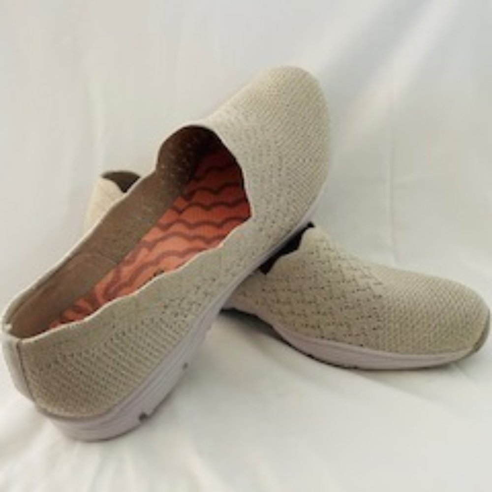 Skechers Classic Fit Memory Foam Air Cooled Summer Slip on Shoes Size 11